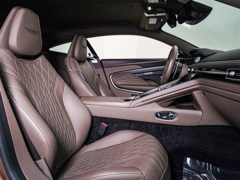 Used 2024 Aston Martin DB12 Coupe RWD image 18