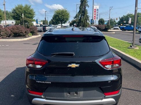 Used 2023 Chevrolet TrailBlazer LT w/ Convenience Package FWD image 8