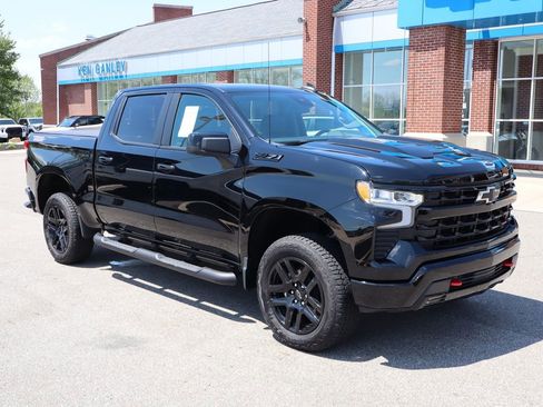 Used 2024 Chevrolet Silverado 1500 LT Trail Boss w/ Convenience Package II AWD/4WD image 4
