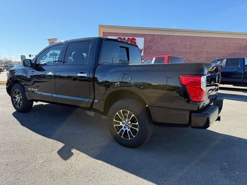 Used 2021 Nissan Titan SV image 16