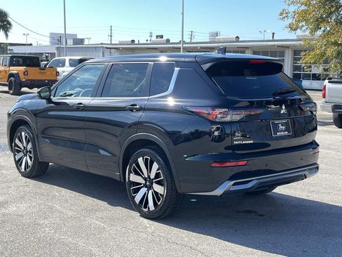 New 2026 Mitsubishi Outlander SE AWD/4WD image 3