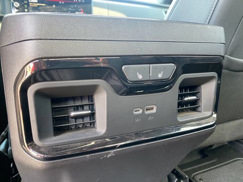 Used 2024 GMC Sierra 1500 AT4 w/ Technology Package AWD/4WD image 36