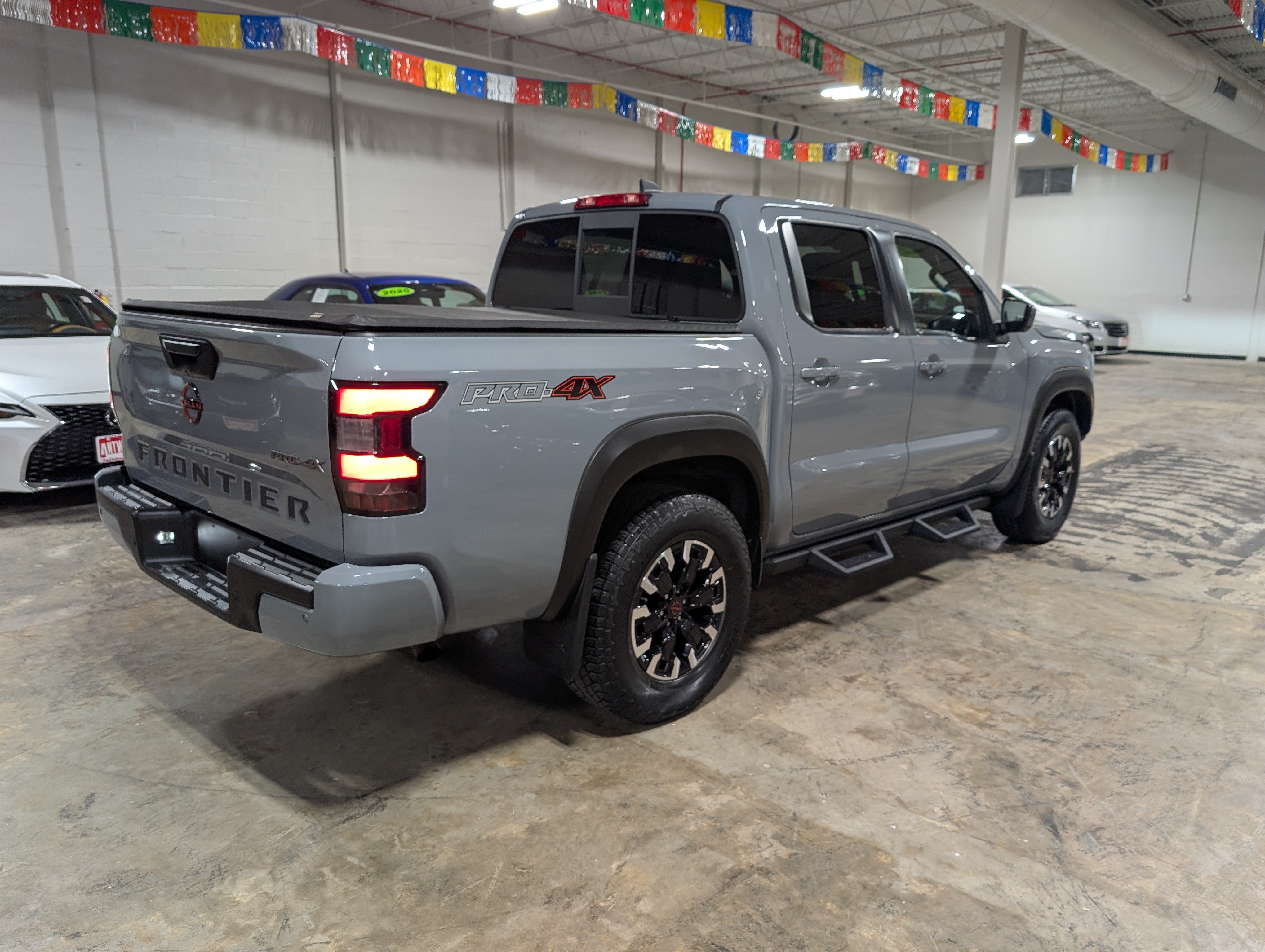 Used 2022 Nissan Frontier PRO-4X w/ Technology Package AWD/4WD image 3