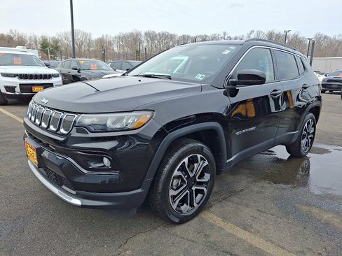 Certified 2022 Jeep Compass Limited image 3