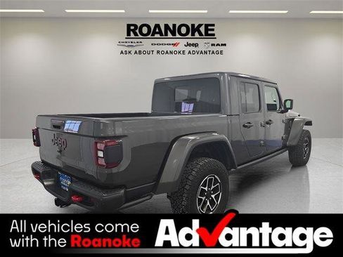 Used 2024 Jeep Gladiator Rubicon image 10
