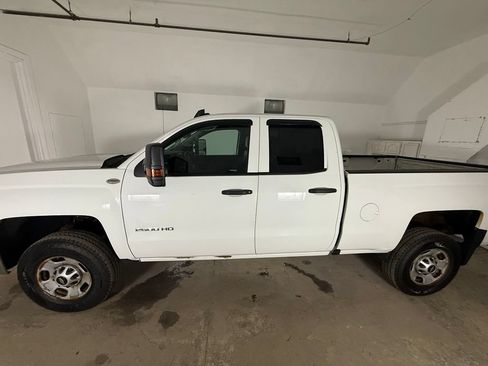 Used 2019 Chevrolet Silverado 2500 W/T AWD/4WD image 2