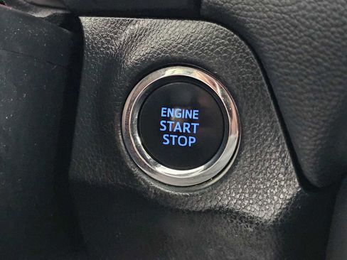 Used 2022 Toyota RAV4 XLE Premium image 29