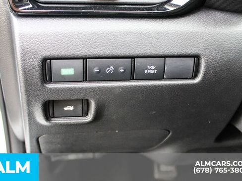 Used 2025 Nissan Sentra SV w/ All-Weather Package image 31