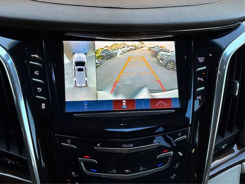 Used 2017 Cadillac Escalade ESV 2WD image 24