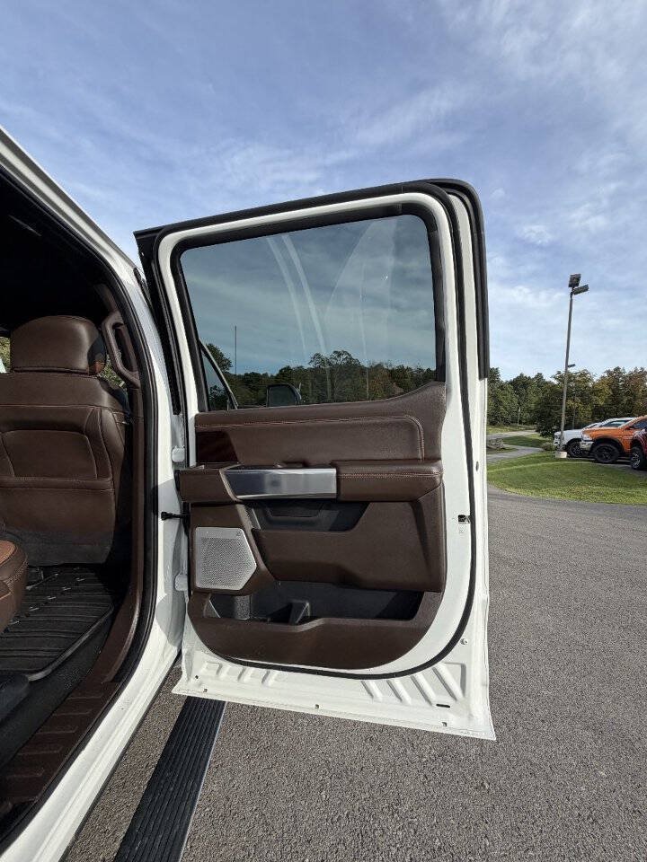 Used 2025 Ford F450 King Ranch w/ Chrome Package AWD/4WD image 42