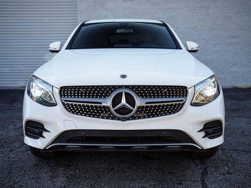 Used 2019 Mercedes-Benz GLC 300 4MATIC Coupe image 4