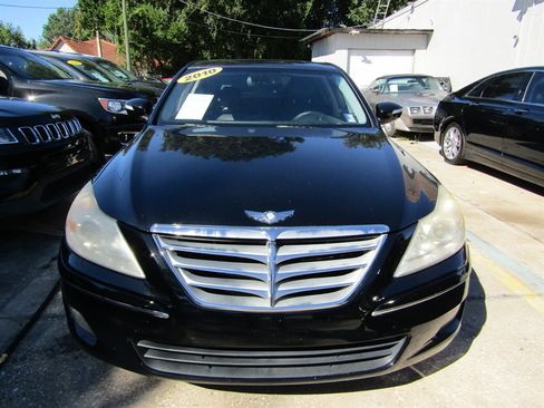 Used 2010 Hyundai Genesis 4.6 image 2