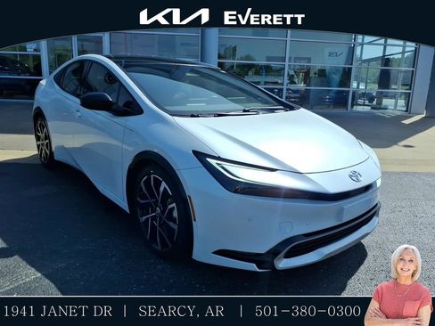 Used 2023 Toyota Prius Prime Premium FWD image 1