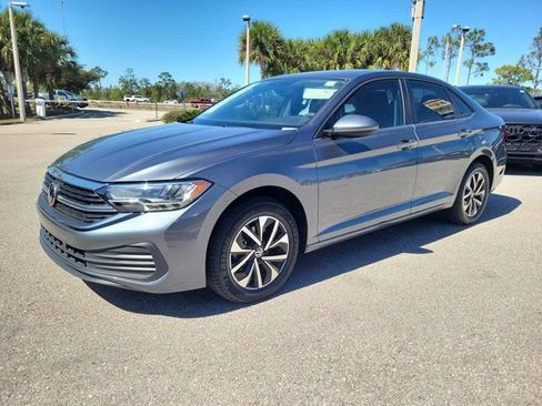 Used 2023 Volkswagen Jetta S image 4