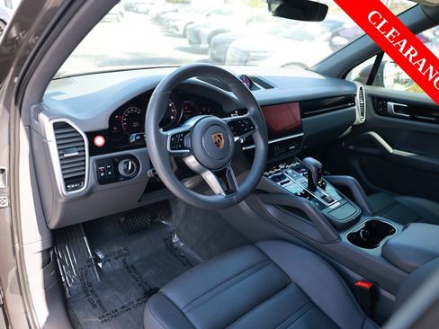 Used 2023 Porsche Cayenne Platinum Edition AWD/4WD image 16