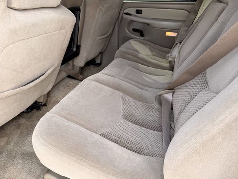 Used 2003 Chevrolet Suburban 2WD image 15