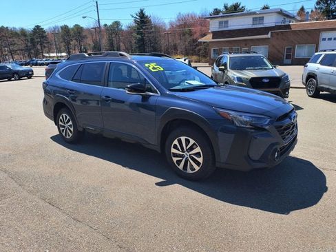 Certified 2025 Subaru Outback Premium AWD/4WD image 2