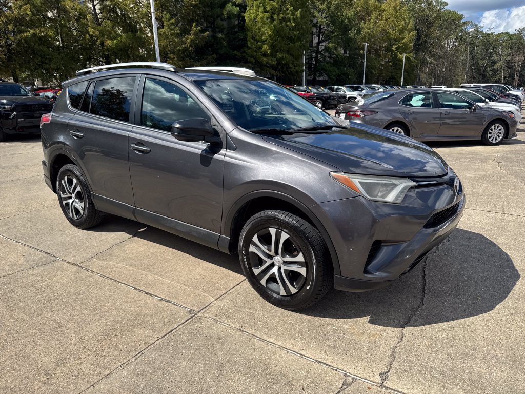 Used 2016 Toyota RAV4 LE FWD image 11
