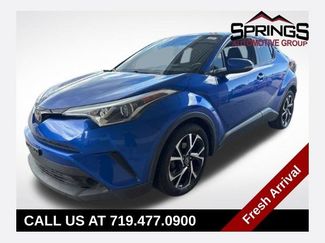 Used 2018 Toyota C-HR XLE FWD video 1