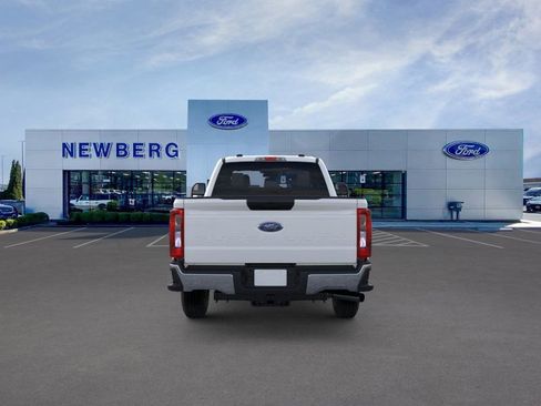 New 2026 Ford F250 XL w/ XL Chrome Package image 7