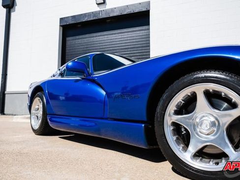 Used 1996 Dodge Viper GTS image 25