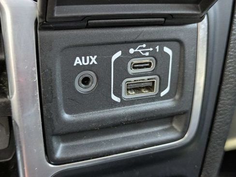 Used 2023 Jeep Gladiator Overland AWD/4WD image 21