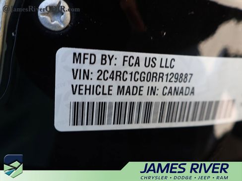 Used 2024 Chrysler Voyager LX FWD image 39