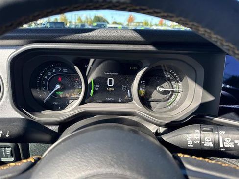 Used 2024 Jeep Wrangler Unlimited w/ Convenience Group image 12