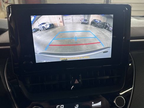 Used 2023 Toyota Corolla LE FWD image 10