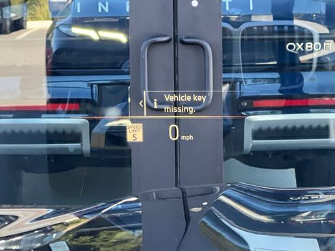 Used 2025 BMW X7 xDrive40i w/ Climate Comfort Package image 41