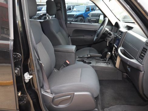 Used 2012 Jeep Liberty Sport AWD/4WD image 22