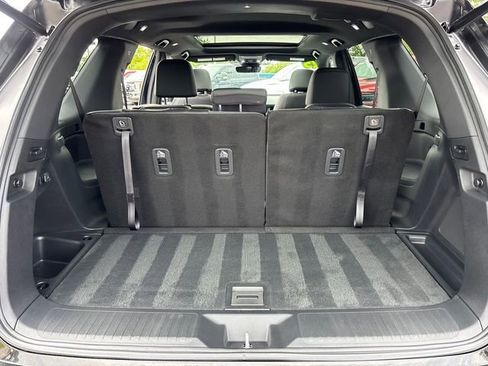 Used 2025 Honda Pilot TrailSport image 33