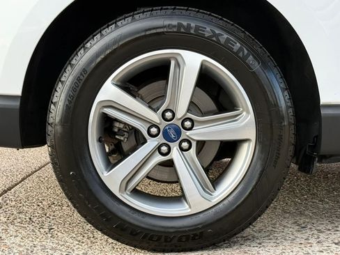 Used 2019 Ford Edge SEL w/ Equipment Group 201A FWD image 27