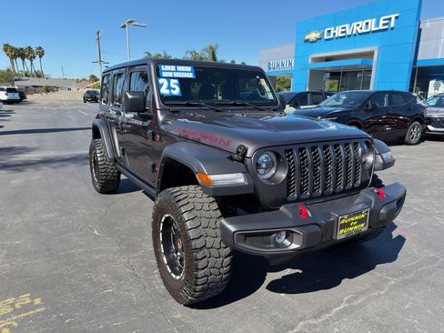 Used 2025 Jeep Wrangler Rubicon image 2
