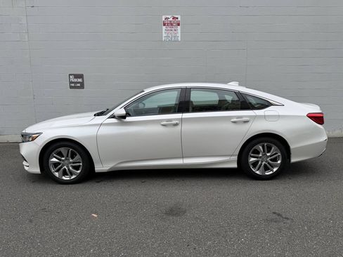 Used 2018 Honda Accord LX image 3