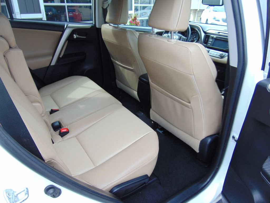 Used 2014 Toyota RAV4 Limited w/ Technology Package AWD/4WD image 4