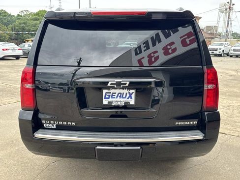 Used 2019 Chevrolet Suburban Premier RWD image 11