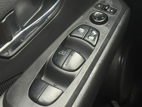 Used 2023 Nissan Kicks SV image 21