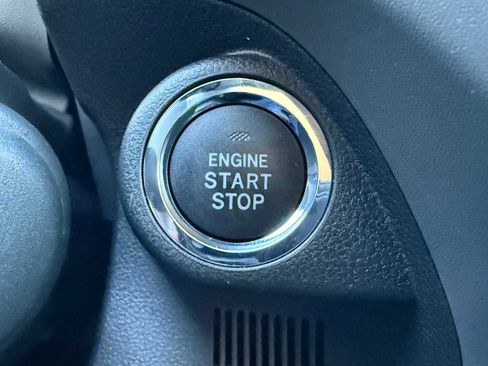 Certified 2025 Subaru Crosstrek 2.0i Premium image 28