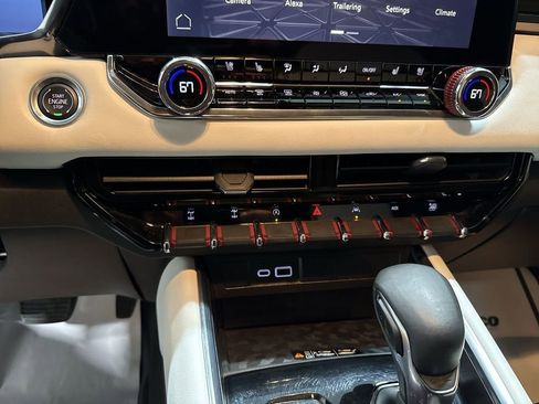 Used 2024 GMC Canyon AT4X image 17