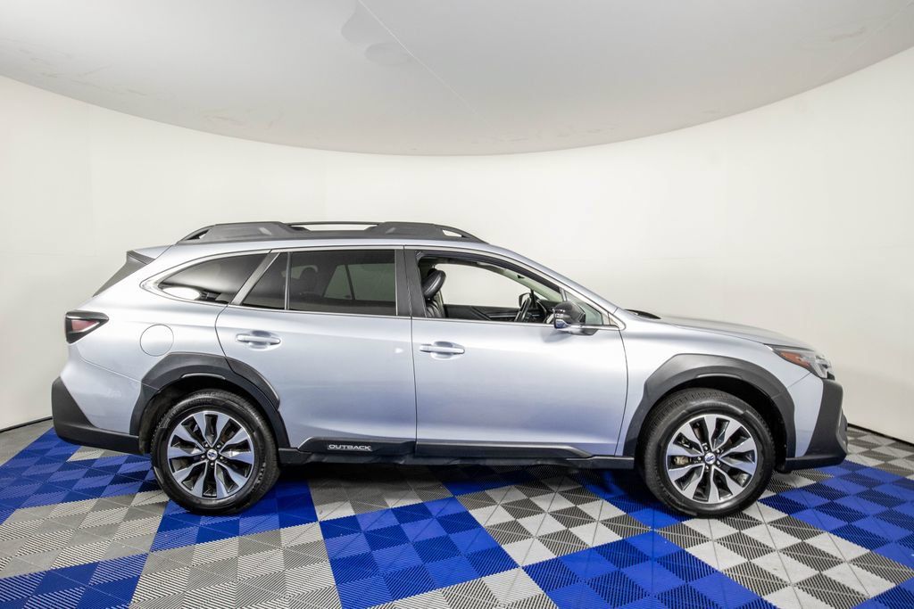 Used 2023 Subaru Outback Limited AWD/4WD image 5