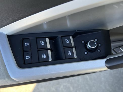 Used 2023 Audi Q3 2.0T Premium w/ Convenience Package image 15