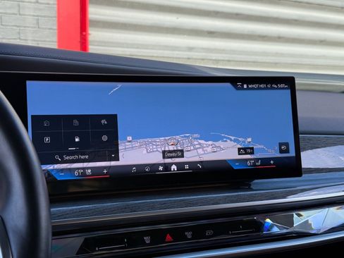 Used 2023 BMW 760i xDrive image 39