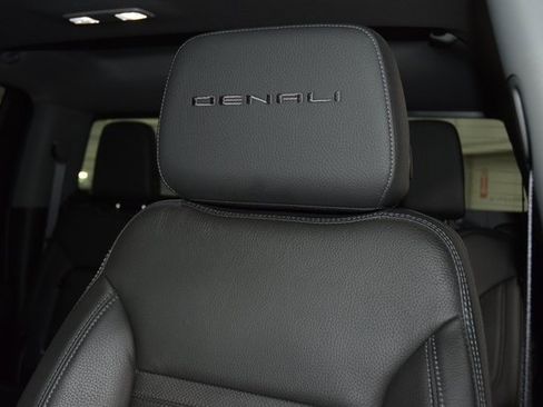 Used 2022 GMC Sierra 3500 Denali w/ Denali Ultimate Package image 45