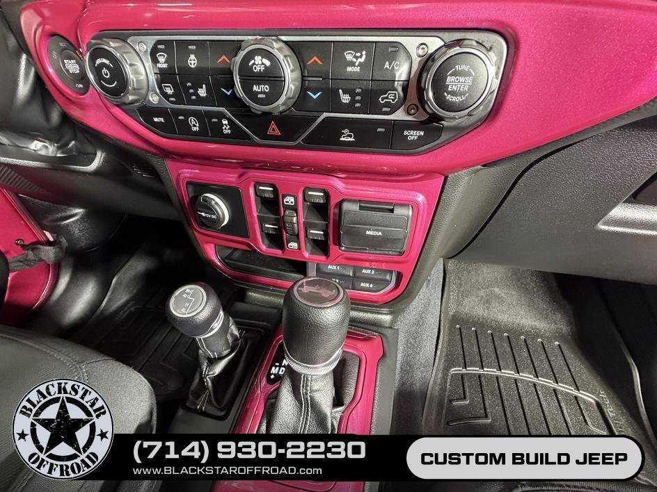 Used 2022 Jeep Wrangler Unlimited Sahara w/ Cold Weather Group AWD/4WD image 28
