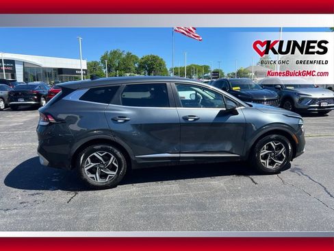 Used 2024 Kia Sportage LX FWD image 3