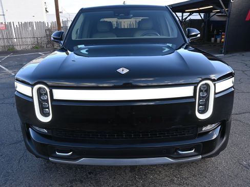 Used 2023 Rivian R1T Adventure image 4