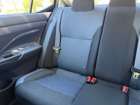 Used 2025 Nissan Versa SV image 39