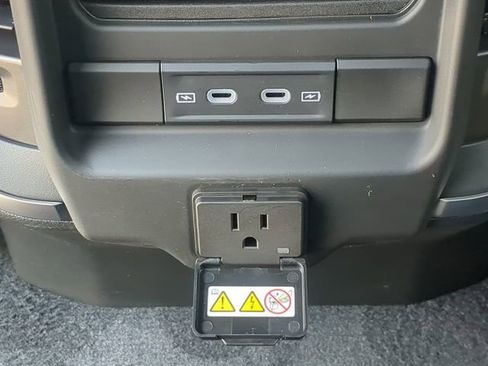 New 2026 RAM 1500 4x4 Crew Cab image 16