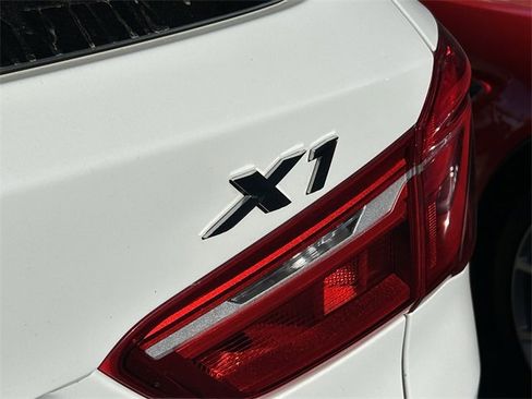Used 2017 BMW X1 sDrive28i image 9